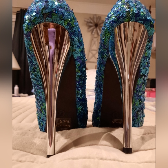 Arianna-12 multi color stiletto sequence heels EUC size 6 - Picture 3 of 9